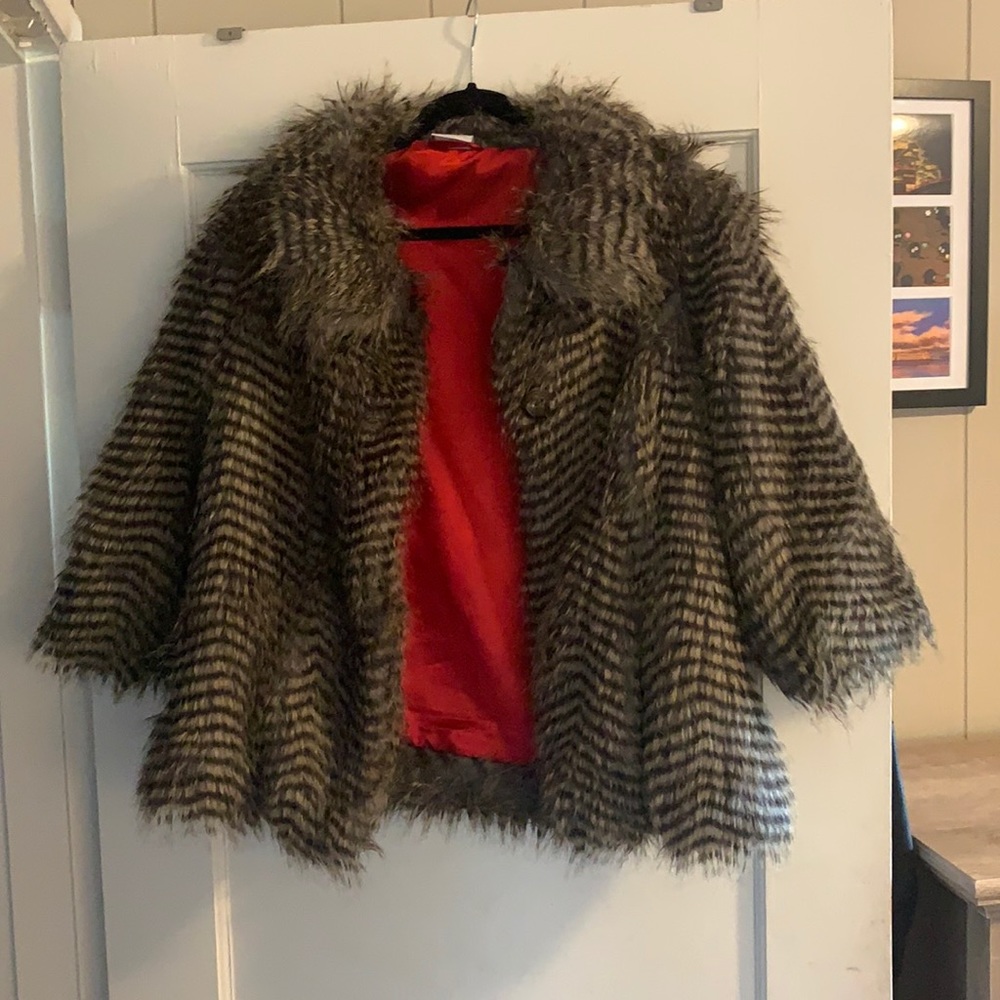Cropped faux fur jacket